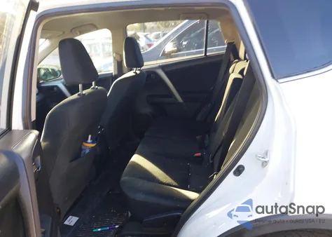 2018 Toyota Rav4 Le z USA, uszkodzony, nr VIN 2T3ZFREV2JW443004